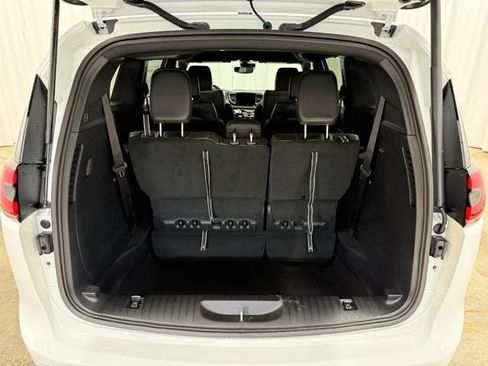 New 2026 Chrysler Pacifica Select FWD image 25