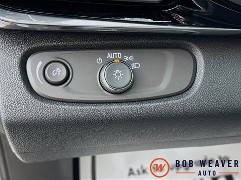 Used 2025 Buick Envista Sport Touring w/ Convenience I Package FWD image 10