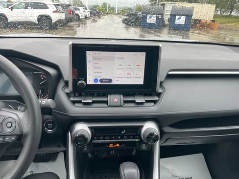 Used 2025 Toyota RAV4 XLE AWD/4WD image 12
