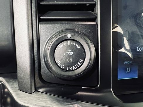 Used 2021 Ford F150 Lariat w/ Max Trailer Tow Package image 32