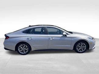 Used 2023 Hyundai Sonata SEL w/ Convenience Package FWD video 2