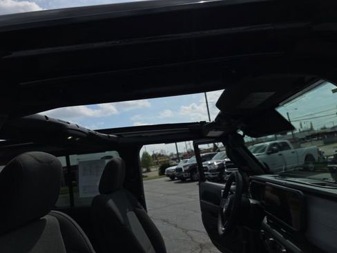 Used 2024 Jeep Wrangler Unlimited Sport AWD/4WD image 40