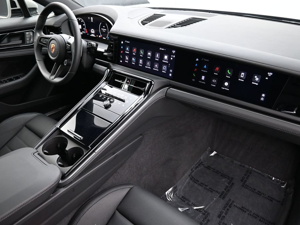 Certified 2025 Porsche Panamera RWD image 30