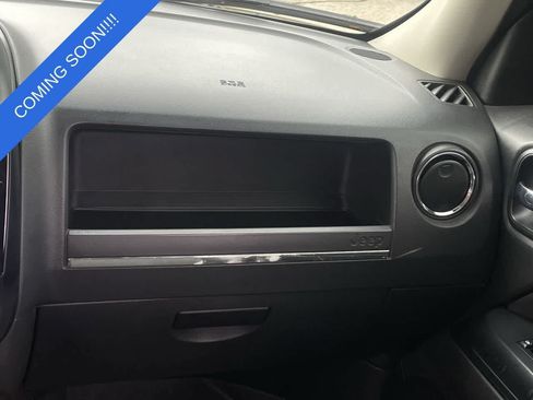 Used 2014 Jeep Patriot Latitude w/ Freedom Edition Package FWD image 16
