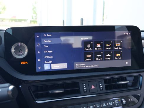 Used 2024 Lexus ES 350 Ultra Luxury w/ Accessory Package (Z2) FWD image 25
