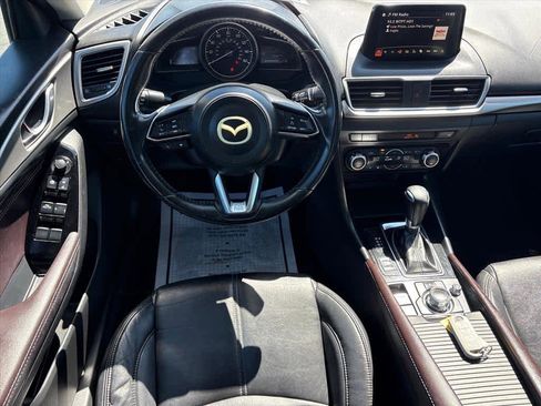 Used 2017 MAZDA MAZDA3 Touring FWD image 4