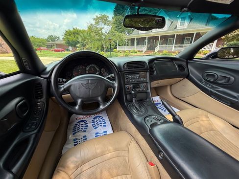 Used 2002 Chevrolet Corvette Convertible w/ Preferred Equipment Group1 image 49