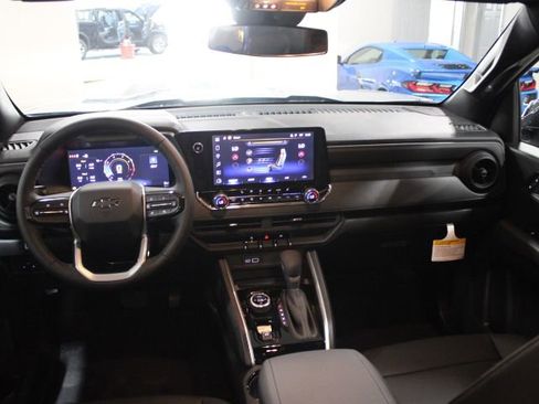 New 2026 Chevrolet Colorado Trail Boss AWD/4WD image 3