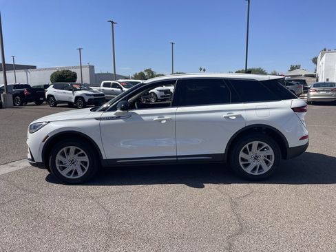 Used 2024 Lincoln Corsair FWD w/ Rear Removable Package Tray image 3