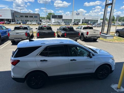 Used 2018 Chevrolet Equinox LT FWD image 4
