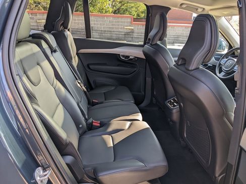 Certified 2025 Volvo XC90 B5 Core image 25