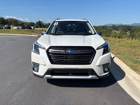 Used 2023 Subaru Forester Touring w/ Popular Package #2 AWD/4WD image 2