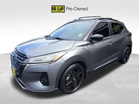 Used 2021 Nissan Kicks SR w/ SR Premium Package FWD image 1