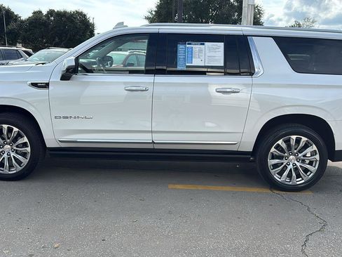 Certified 2023 GMC Yukon XL Denali image 4