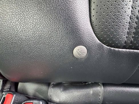 Used 2022 Subaru Forester Touring image 19