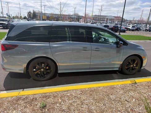 Used 2024 Honda Odyssey Sport image 13