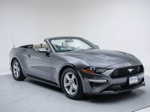 Used 2020 Ford Mustang Convertible RWD image 9