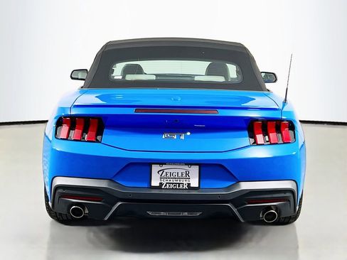 Used 2025 Ford Mustang GT Premium RWD image 6