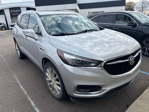 Used 2018 Buick Enclave Essence w/ Trailering Package AWD/4WD image 3