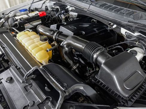 Used 2018 Ford F150 Platinum w/ Equipment Group 701A Luxury image 51