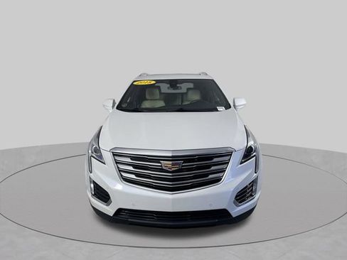 Used 2018 Cadillac XT5 Luxury w/ Driver Awareness Package AWD/4WD image 16