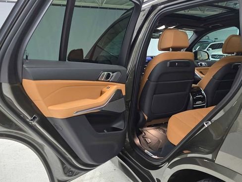 Used 2025 BMW X5 xDrive40i w/ M Sport Package AWD/4WD image 15