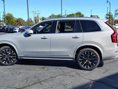 New 2026 Volvo XC90 B6 Plus w/ Protection Package Premier image 5