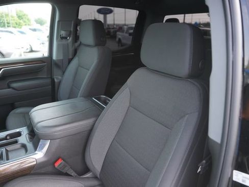 Used 2025 GMC Sierra 1500 Elevation w/ LPO, Elevation Black Package AWD/4WD image 10