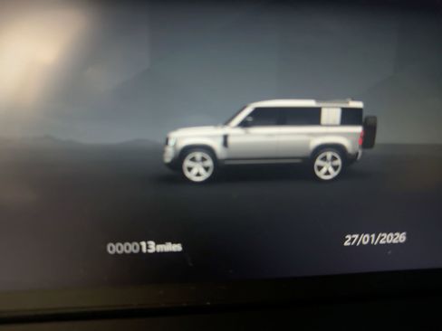 New 2026 Land Rover Defender 110 X-Dynamic SE image 21