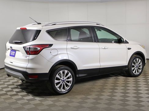 Used 2017 Ford Escape Titanium image 9