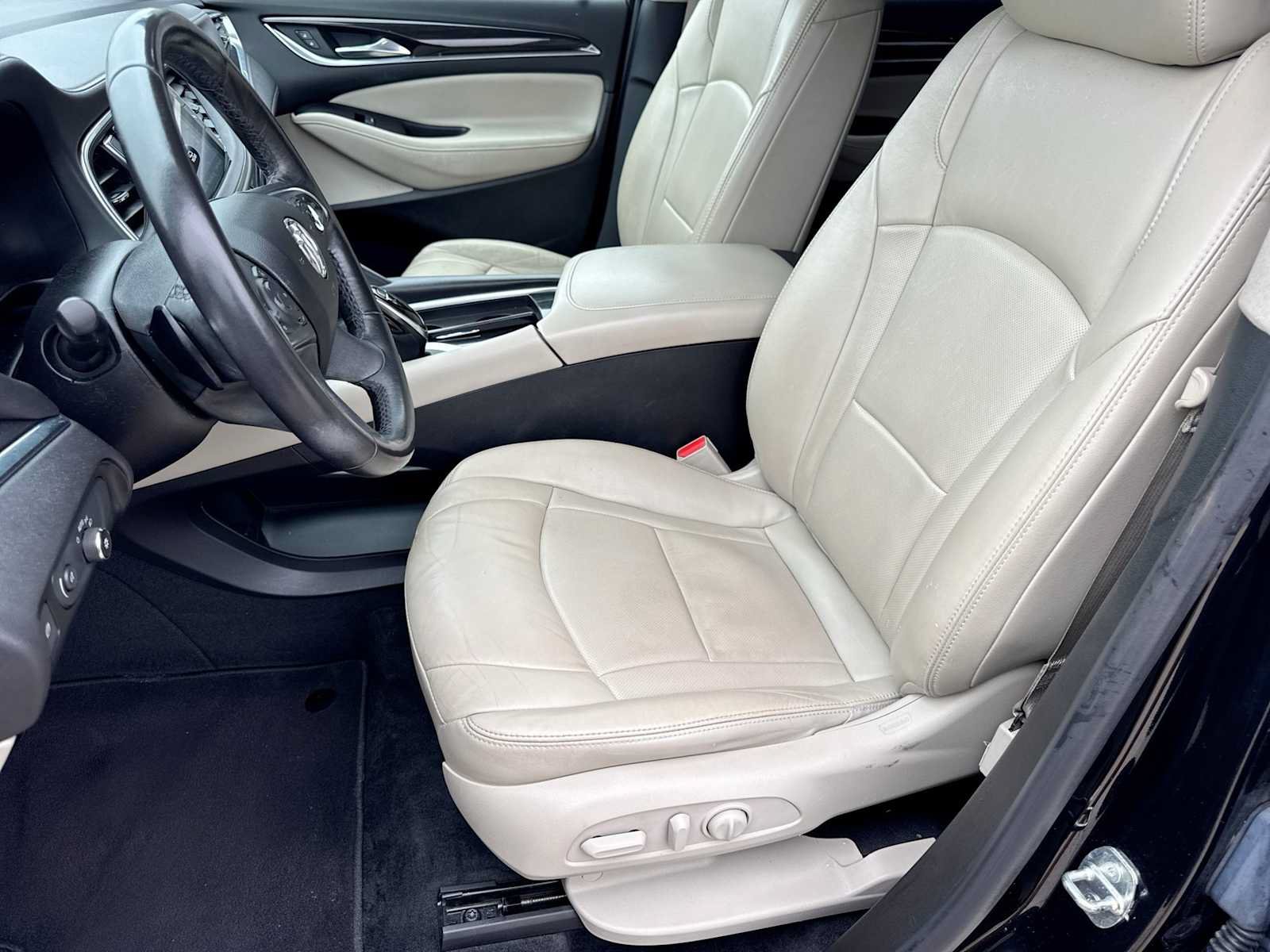 Used 2020 Buick Enclave Essence FWD image 22