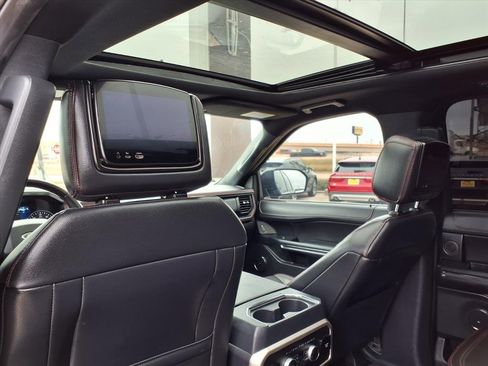 Used 2022 Ford Expedition Max Limited image 16