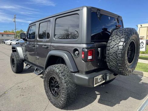 Used 2019 Jeep Wrangler Unlimited Sport S image 4