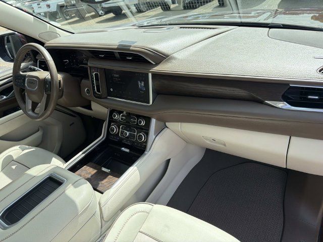 Used 2022 GMC Yukon XL Denali w/ Max Trailering Package AWD/4WD image 17