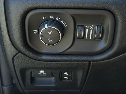 New 2026 RAM 1500 4x4 Crew Cab image 27