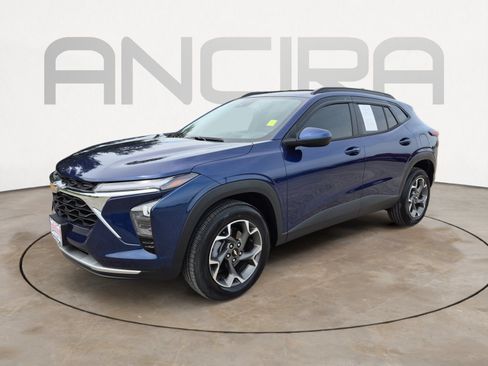 Used 2024 Chevrolet Trax LT w/ Driver Confidence Package FWD image 6