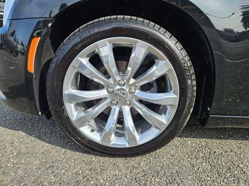Used 2016 Chrysler 300 C RWD image 10