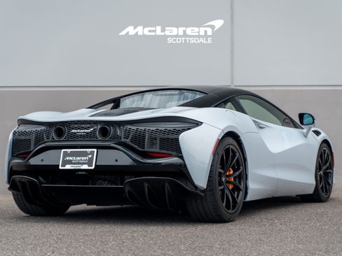 Used 2023 McLaren Artura RWD image 7