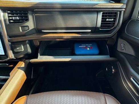 Used 2024 Ford Expedition King Ranch image 28