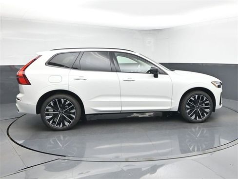 New 2026 Volvo XC60 B5 Ultra w/ Protection Package Premier image 8