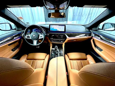 Used 2022 BMW 530i xDrive w/ M Sport Package image 17