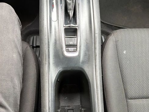 Used 2017 Honda HR-V LX image 19