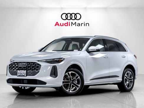 Used 2025 Audi Q5 Premium w/ Convenience Package AWD/4WD image 1