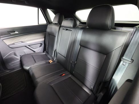 Used 2021 Volkswagen Atlas Cross Sport SEL R-Line w/ Cross Sport MDO Package image 14