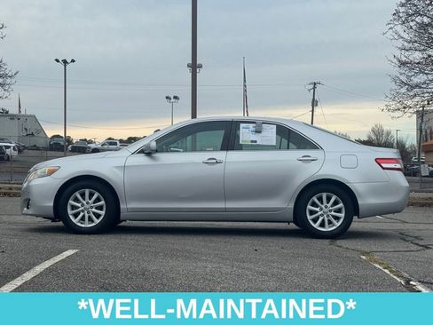 Used 2010 Toyota Camry XLE image 4