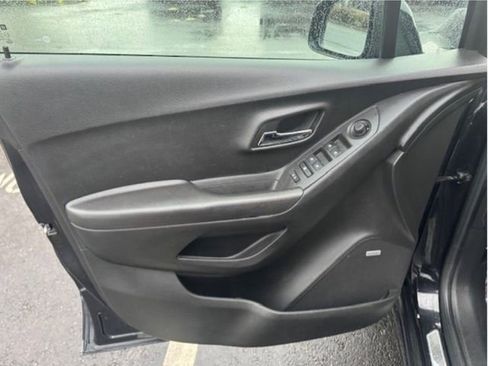 Used 2016 Chevrolet Trax LTZ w/ LPO, Cargo Package image 11