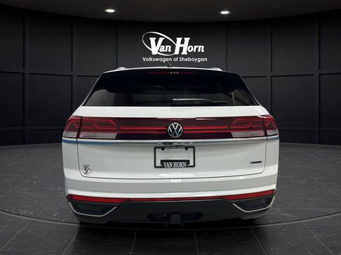 Used 2024 Volkswagen Atlas Cross Sport SE image 4