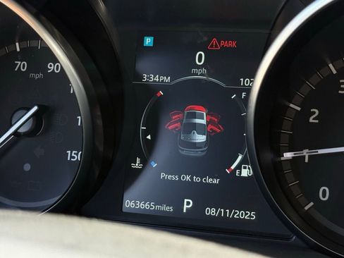 Used 2019 Land Rover Discovery SE image 24