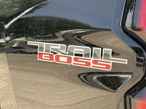 Certified 2024 Chevrolet Colorado Trail Boss w/ Technology Package AWD/4WD image 12