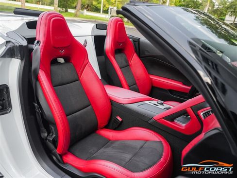 Used 2016 Chevrolet Corvette Z06 w/ 3LZ Preferred Equipment Group RWD image 32